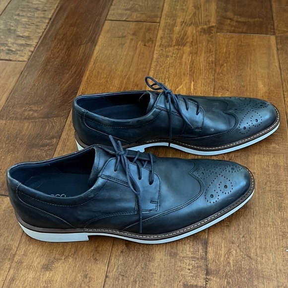 Ecco Biarritz Brogue Derby Shoes - Picture 6 of 14